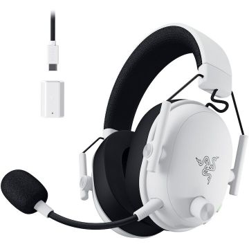 Razer Casti gaming wireless Razer Blackshark V3, microfon unidirectional, THX Spatial audio, izolare fonica activa, sistem sunet 7.1, frecventa 20 - 28000, autonomie 70 ore, alb